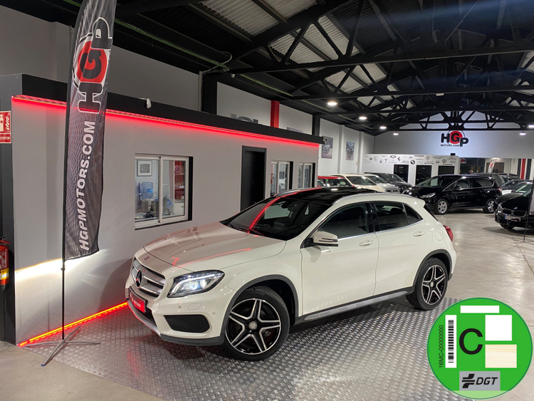 Mercedes-Benz Clase GLA GLA 200 (156.943) foto miniatura