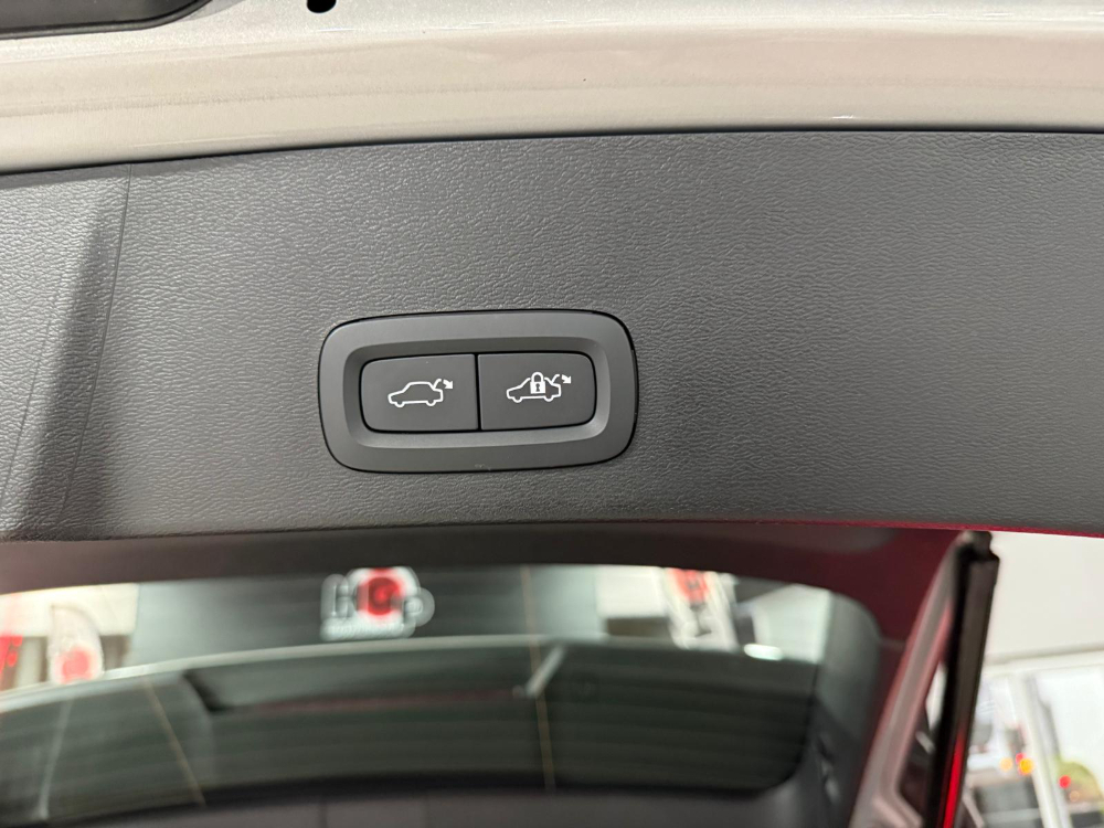 Volvo XC40 Core Recharge Plug-In Hybrid 2WD foto 22