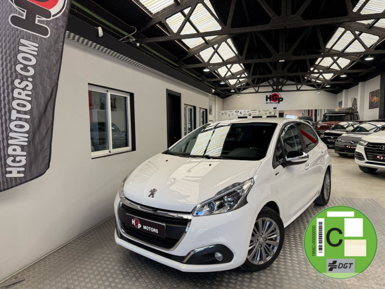 Peugeot 208 Style foto miniatura