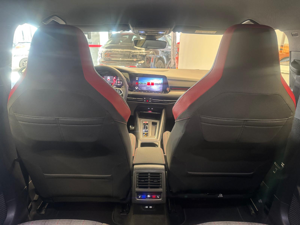 Volkswagen Golf VIII GTI foto 10