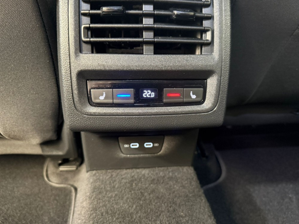 Volkswagen Golf VIII GTI foto 11