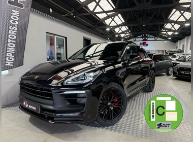PORSCHE - MACAN
