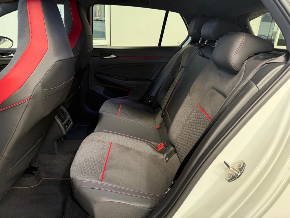 Volkswagen GTI CLUBSPORT GTI CLUBSPORT 2.0 TSI (300CV) 45 ANIVERSARIO foto 12