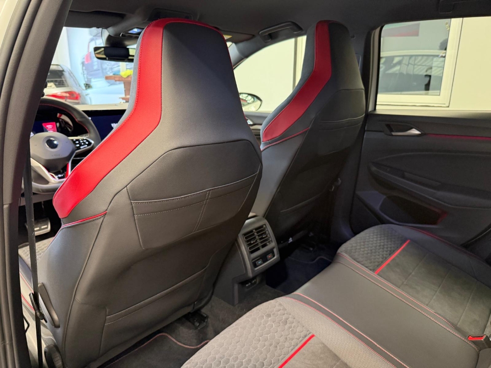 Volkswagen GTI CLUBSPORT GTI CLUBSPORT 2.0 TSI (300CV) 45 ANIVERSARIO foto 13