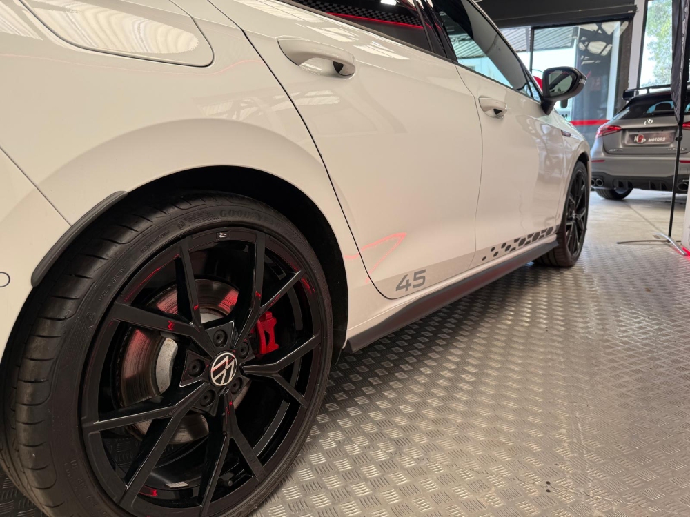 Volkswagen GTI CLUBSPORT GTI CLUBSPORT 2.0 TSI (300CV) 45 ANIVERSARIO foto 8