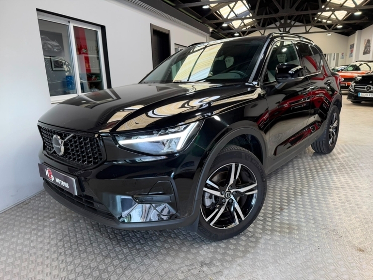 Volvo XC40 Plus Dark 2WD foto miniatura